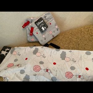 Disney Winnie the Pooh Apron and Oven Mitts New